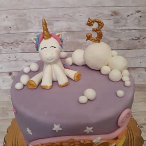 unicorn cake in pasta di zucchero