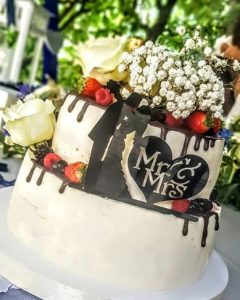 drip cake wedding cake