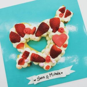 tart cream cuore con fragole