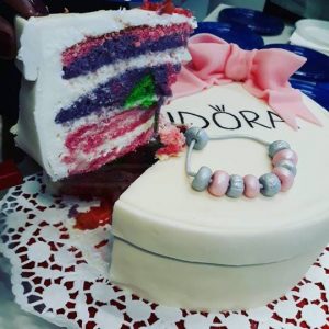 torta pandora in pasta di zucchero