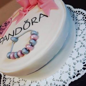 torta pandora in pasta di zucchero