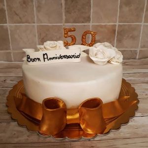 torta anniversario in pasta di zucchero