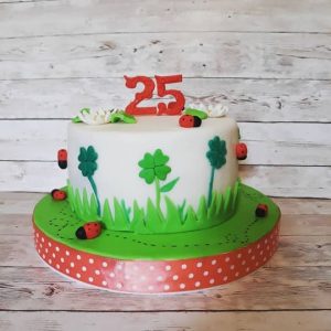 torta coccinelle in pasta di zucchero
