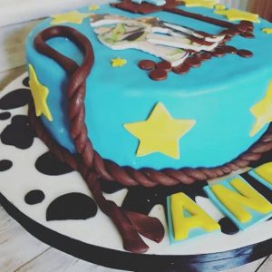 torta toystrory in pasta di zucchero