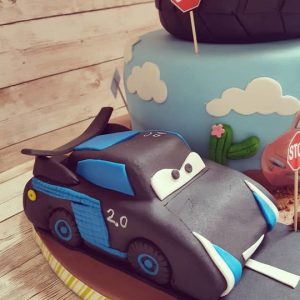 torta cars in pasta di zucchero