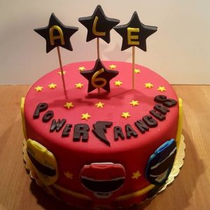 torta power rangers in pasta di zucchero