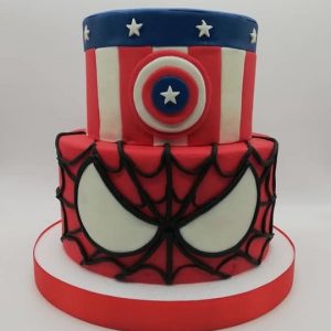 torta marvel in pasta di zucchero