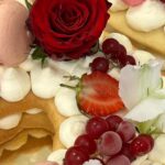 cream tart dettagli rose rosse